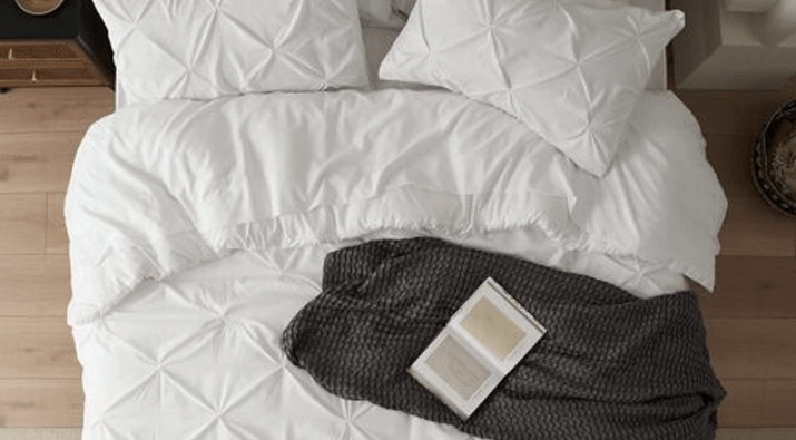Luxury Bedding Set Giveaway