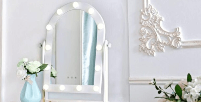 $40 LUXFURNI Vanity Mirror Giveaway