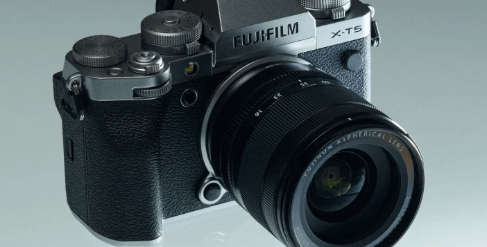 Fujifilm X-T5 Camera System + Urth Gear Kit Giveaway